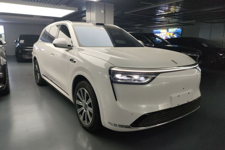 鸿蒙智行 问界M8 2025款 纯电 Max+ 六座四驱版车身外观3