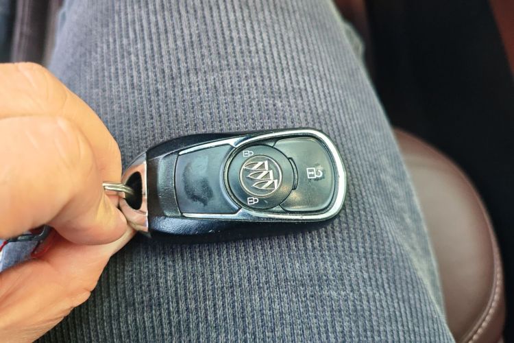 别克 昂科威 2016款 20T 两驱精英型中控内饰11