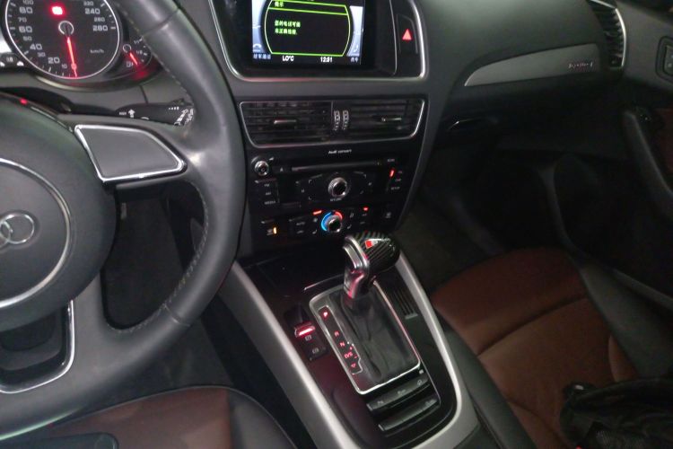 奥迪Q5 2017款 Plus 40 TFSI 进取型中控内饰16