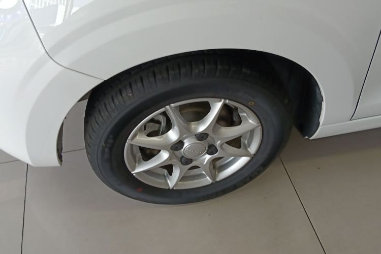 荣威 科莱威CLEVER 2022款 311km元气啵啵版车身外观6007