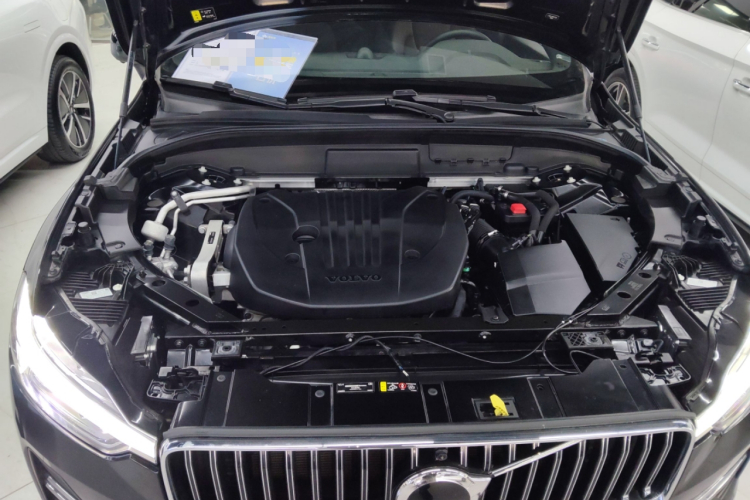 沃尔沃XC60 2024款 B5 四驱智逸豪华版机舱底盘24