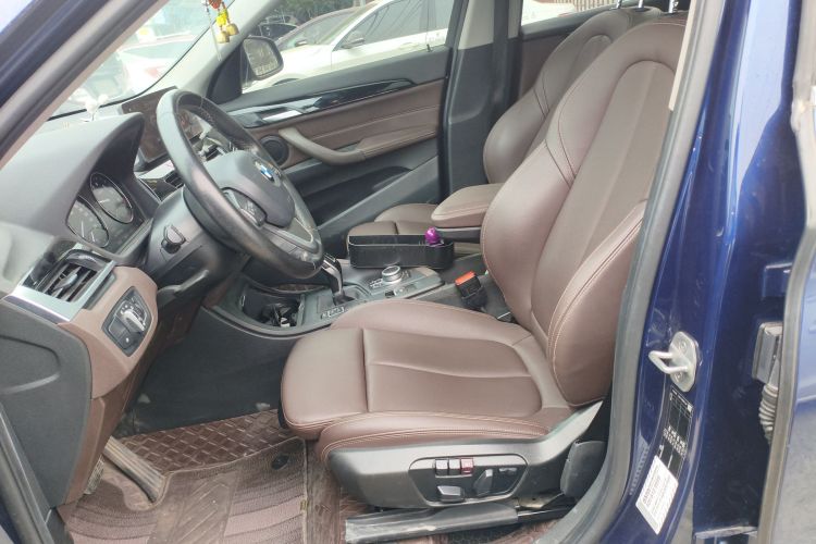 宝马X1 2020款 sDrive25Li 领先型中控内饰19