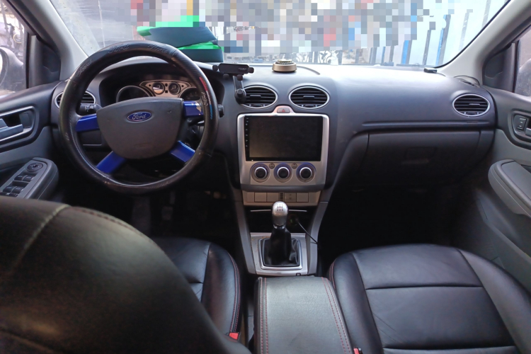 福特 福克斯 2013款 两厢经典 1.8L 手动基本型中控内饰12