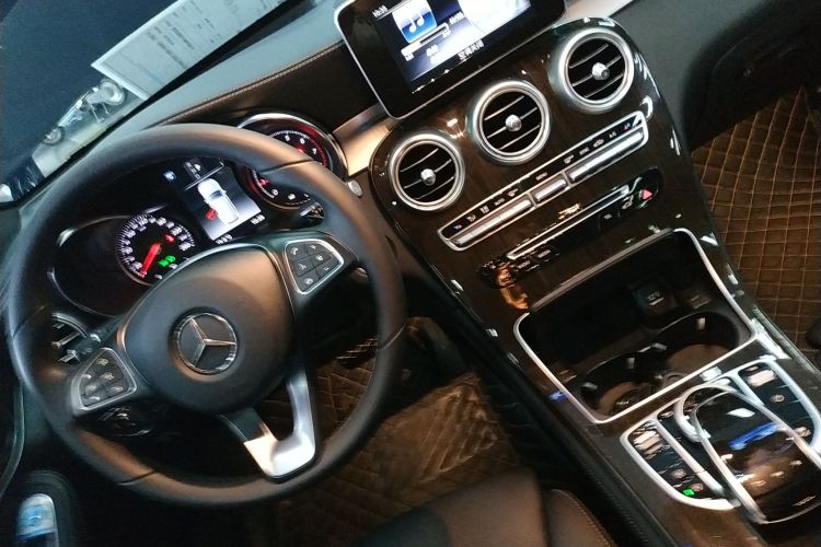奔驰GLC 2019款 GLC 260 L 4MATIC 豪华型中控内饰18