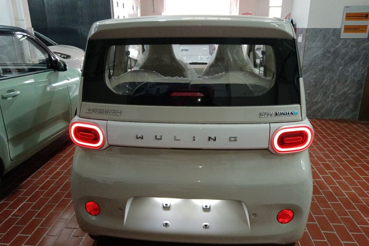 五菱汽车 宏光MINIEV 2024款 第三代 215km 青春版车身外观6