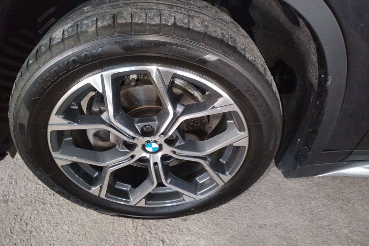 宝马X1 2021款 sDrive20Li 尊享型车身外观6007