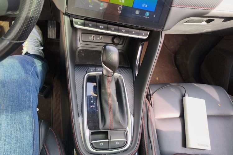 名爵ZS 2020款 180DVVT 自动Lite中控内饰18