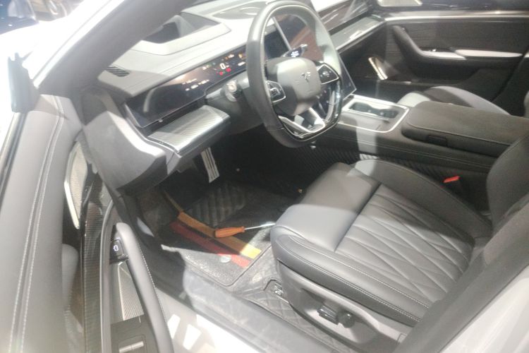 哪吒汽车 哪吒S猎装 2024款 增程300 标准版中控内饰7003