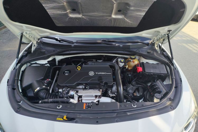 别克 君越 2016款 20T 精英型机舱底盘24