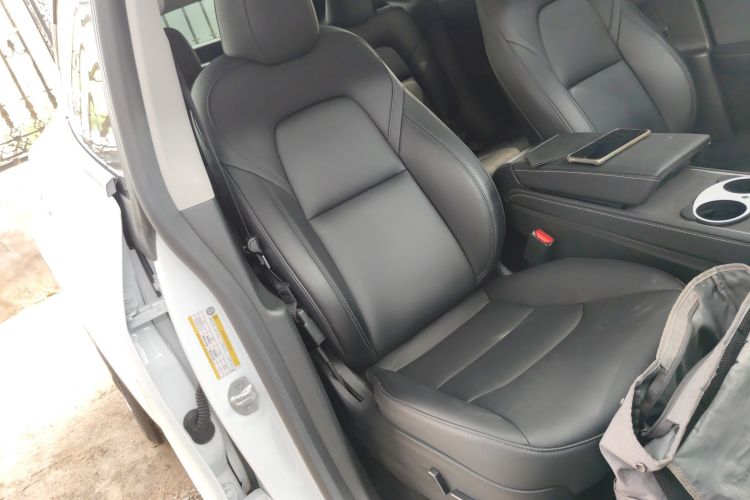 特斯拉 Model Y 2022款 后轮驱动版局部细节41