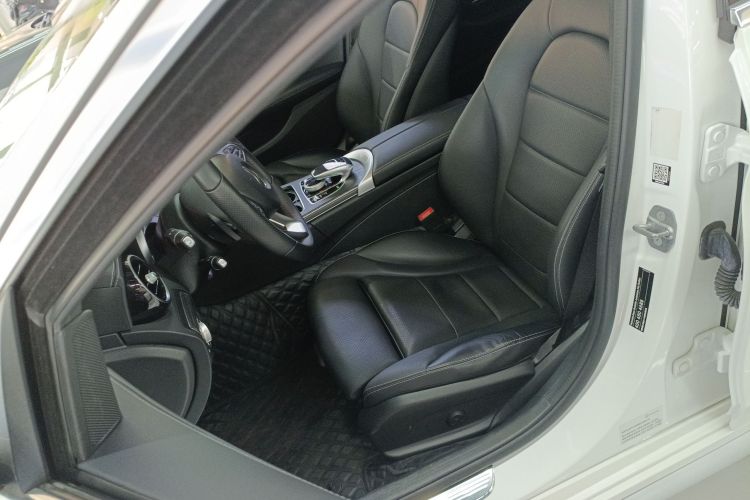 奔驰C级 2018款 C 180 L 动感型运动版局部细节19