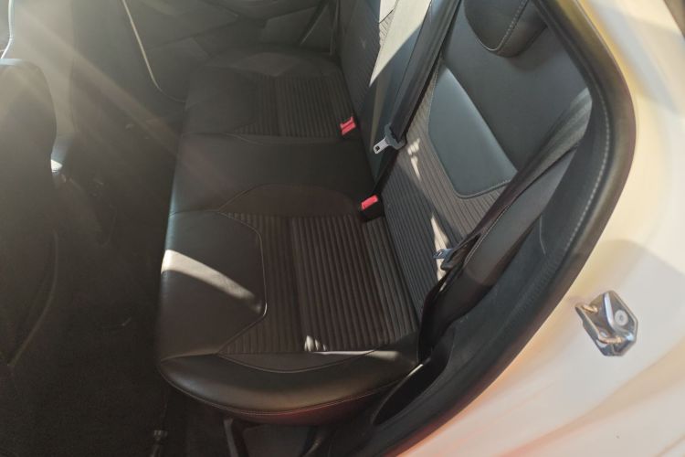 福特 福克斯 2018款 两厢经典 1.6L 自动风尚型智行版中控内饰7004