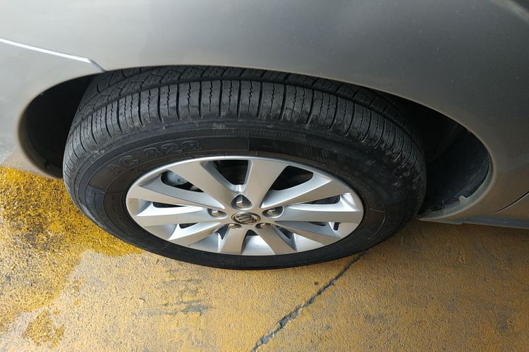 别克GL8 2014款 2.4L 经典版车身外观6007