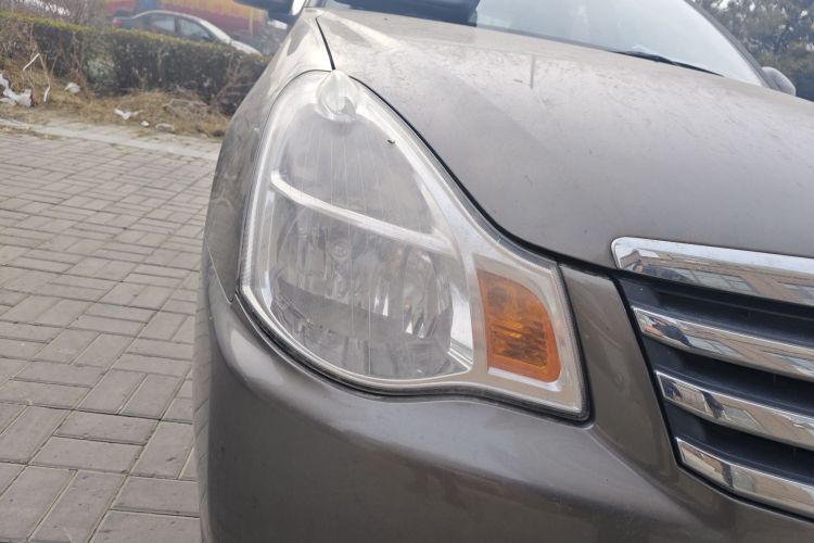 日产 轩逸 2016款 经典 1.6XE 自动舒适版车身外观8