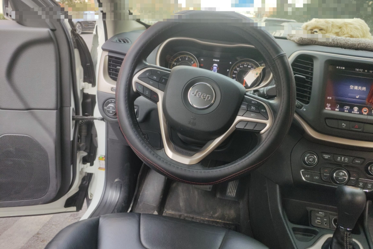 Jeep 自由光 2017款 2.0L 优越版局部细节13