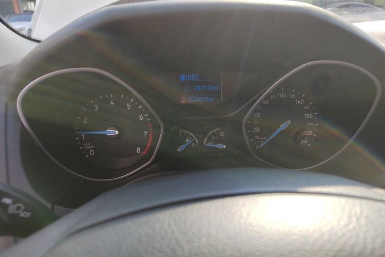 福特 福克斯 2015款 两厢 1.6L 自动舒适型局部细节14