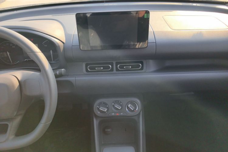 五菱汽车 五菱宏光新能源 2024款 纯电版 300KM 标准型局部细节16