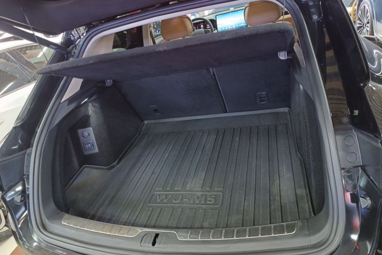 鸿蒙智行 问界M5 2022款 增程四驱性能版机舱底盘23