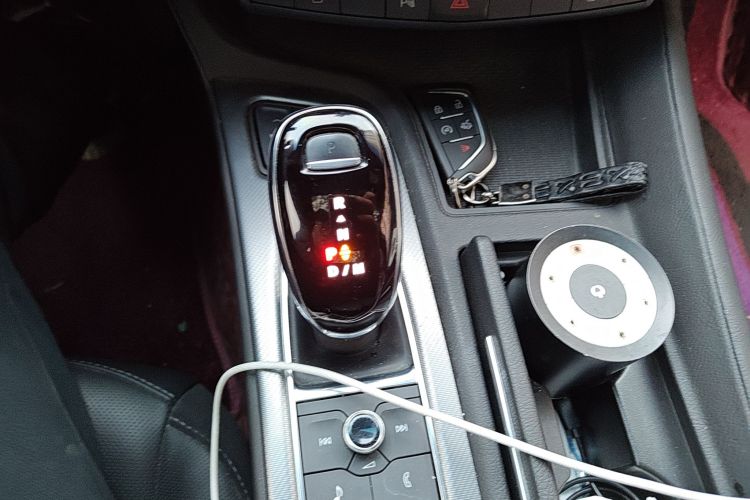 凯迪拉克CT5 2022款 28T 豪华型（标准版）中控内饰18