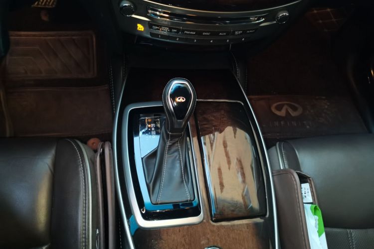 英菲尼迪QX60(进口) 2018款 2.5 S/C Hybrid 两驱卓越版 国VI中控内饰18