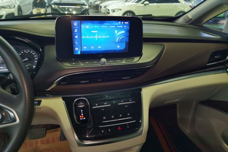 别克GL8 2021款 陆上公务舱 652T 舒适型局部细节16