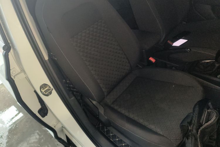 大众 途铠 2023款 1.5L 自动风尚版局部细节41