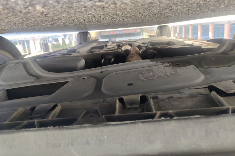 大众 Polo 2011款 1.6L 自动致尚版局部细节9008