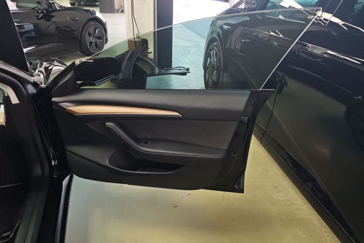 特斯拉 Model 3 2022款 后轮驱动版中控内饰42