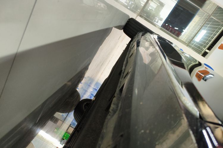 红旗H5 2024款 2.0T 自动智联旗畅版局部细节9001