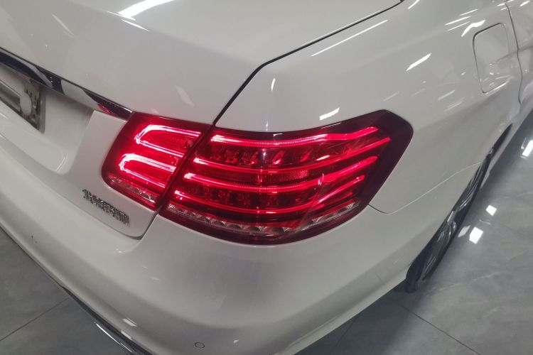 奔驰E级 2015款 E 260 L 运动时尚型车身外观9