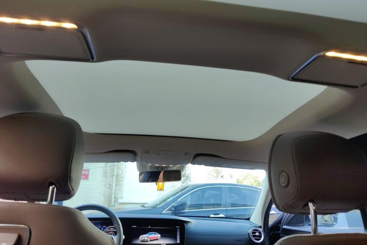 奔驰E级 2020款 改款 E 300 L 运动殊享版中控内饰22