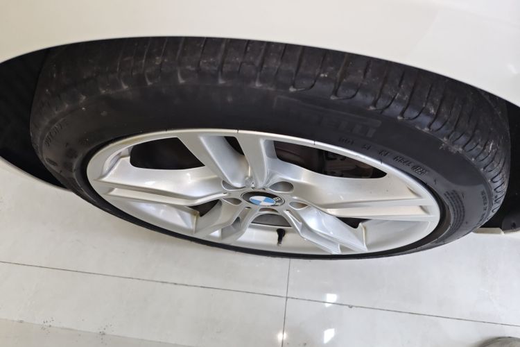 宝马3系 2017款 320i M运动型车身外观6007