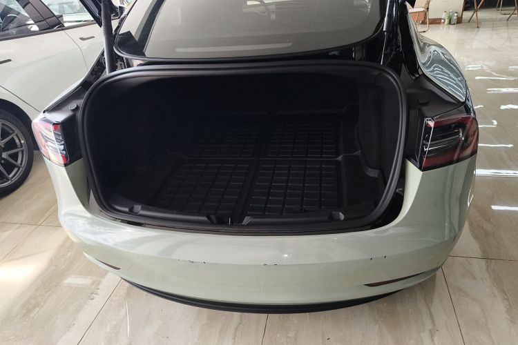 特斯拉 Model 3 2022款 后轮驱动版机舱底盘23