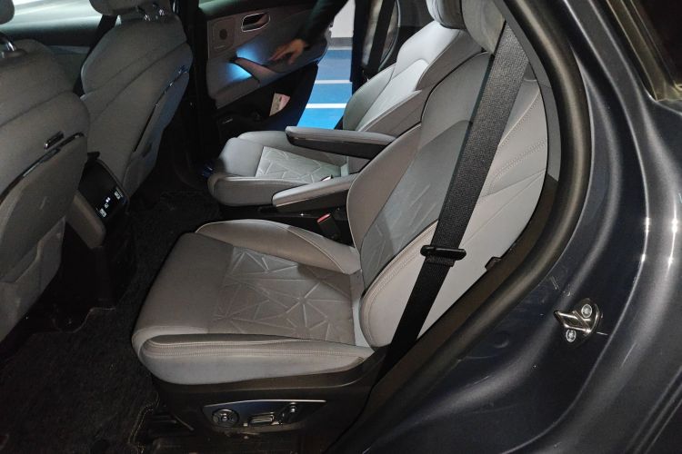 腾势N8 2023款 四驱超混旗舰六座版中控内饰21