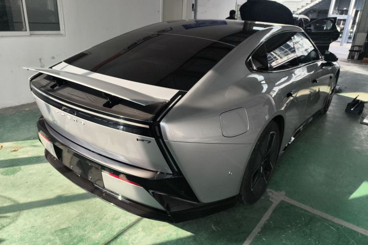 小鹏P7 2025款 702 长续航 Ultra车身外观6005