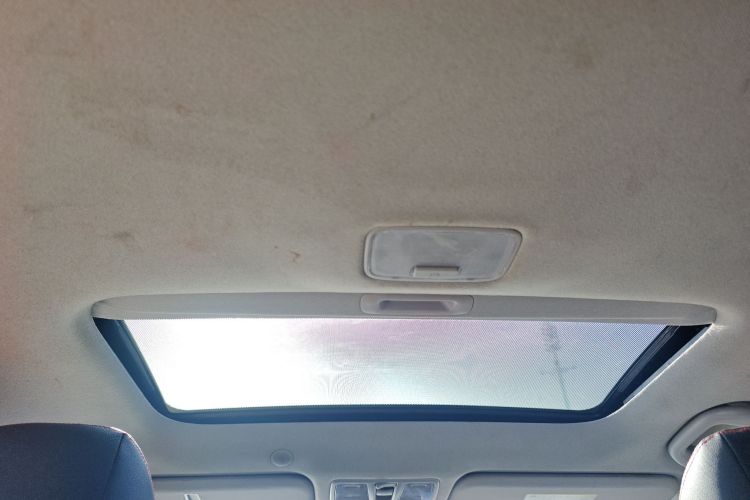 现代 朗动 2016款 1.6L 自动尊贵型中控内饰22