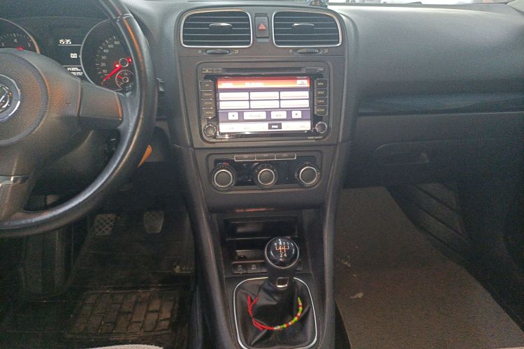 大众 高尔夫 2012款 1.6 手动舒适型中控内饰16