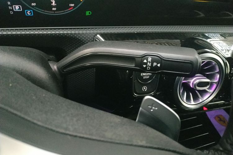 奔驰A级 2020款 A 200 L 运动轿车中控内饰18