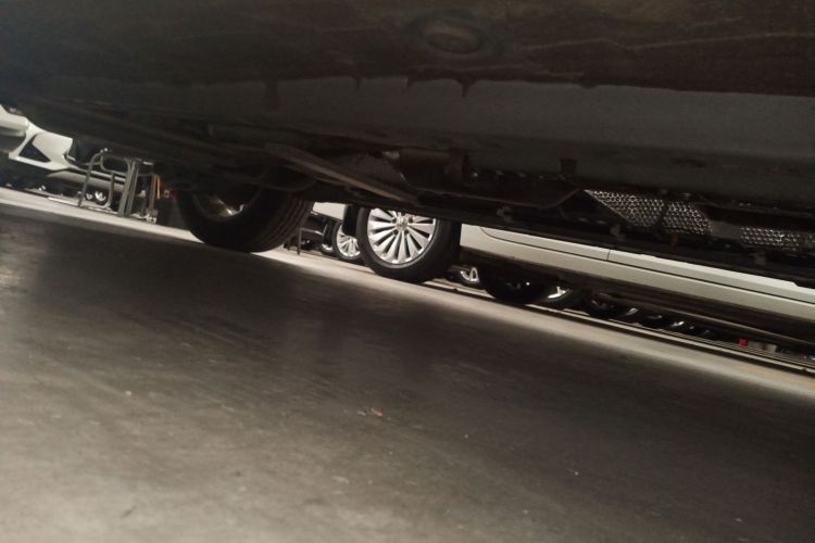 丰田 锋兰达 2024款 2.0L CVT精英版局部细节9001