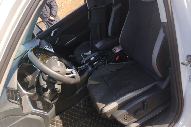 奥迪Q3 2023款 35 TFSI 时尚动感型（1.4T）中控内饰19