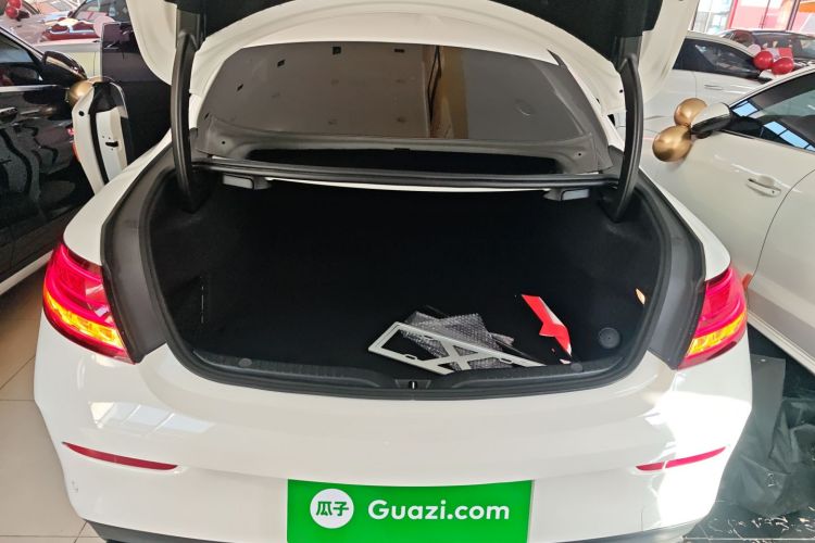 奔驰C级(进口) 2022款 改款 C 260 轿跑车局部细节23