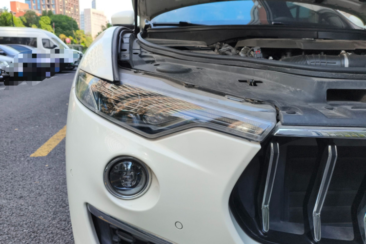 玛莎拉蒂 Levante 2022款 2.0T GT锋芒版车身外观8