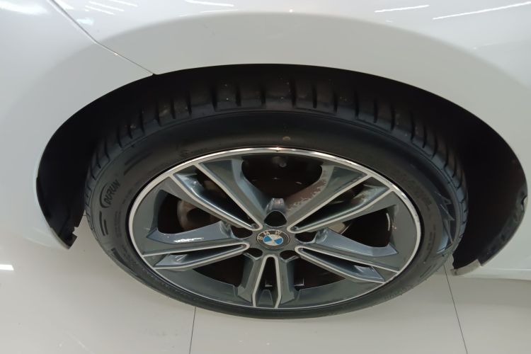 宝马1系 2022款 120i M运动版车身外观6007