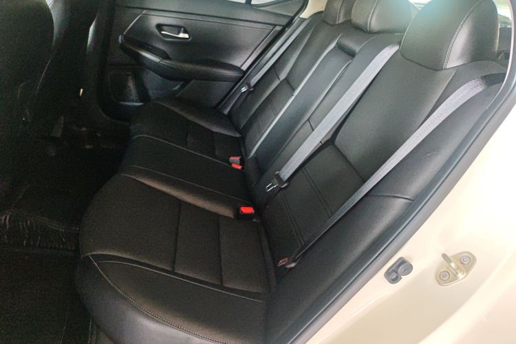 日产 轩逸 2022款 1.6L XL CVT悦享版中控内饰21