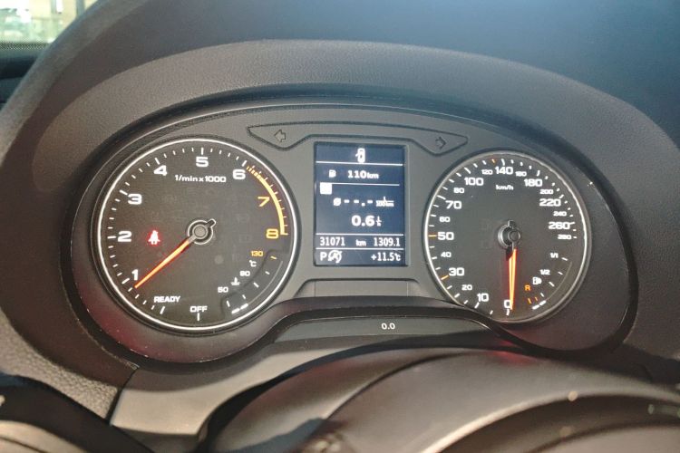 奥迪A3 2019款 Sportback 35 TFSI 风尚型 国V中控内饰14