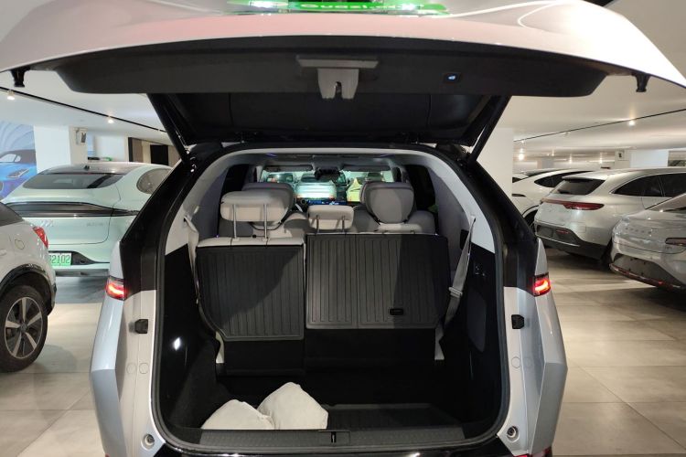 小鹏X9 2024款 640四驱高性能Max机舱底盘23