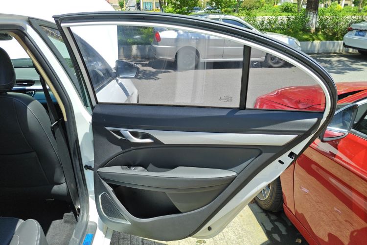 吉利汽车 帝豪 2018款 1.5L CVT向上互联版中控内饰7006