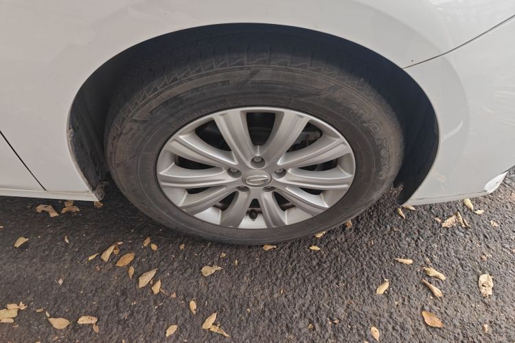 广汽传祺 传祺GA6 2022款 270T 自动精英版车身外观10