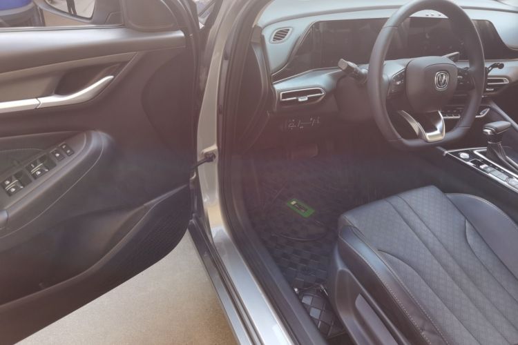 长安 逸动 2021款 PLUS 1.6L GDI CVT豪华型中控内饰20