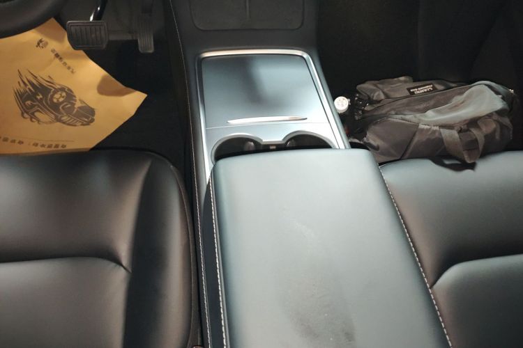 特斯拉 Model Y 2023款 长续航全轮驱动版中控内饰18